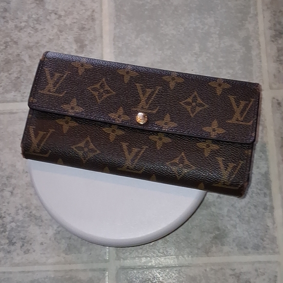 Louis Vuitton Dark Brown Monogram Wallet - Picture 14 of 15